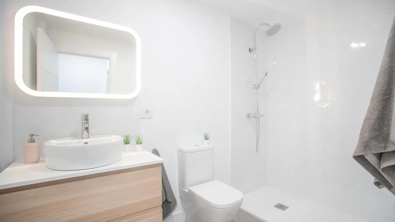 Enjoy Malaga On The Beachfront Apartament