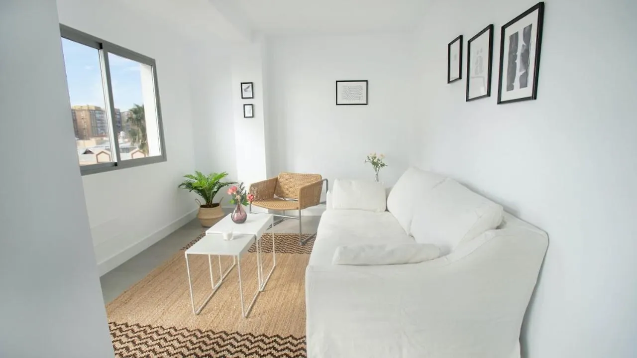 Enjoy Malaga On The Beachfront 0*,